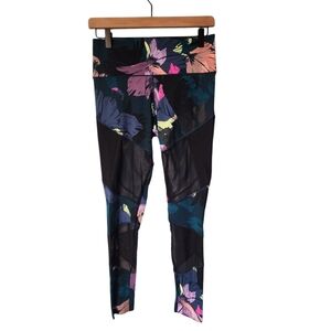 PINK VS Size Medium Bonded Leggings Floral Mesh